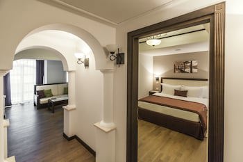 Epoque Hotel