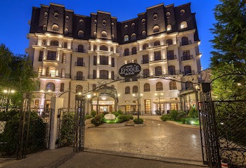 Epoque Hotel