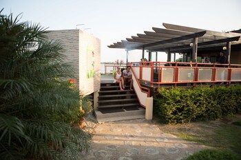 Eco Resort Inn