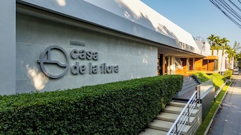 Casa De La Flora