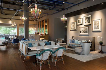 Delonix Hotel Karawang