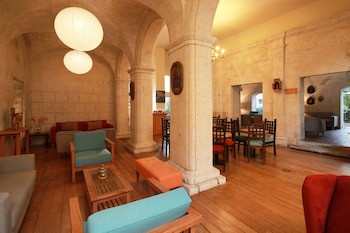 Hotel San Agustin Posada Del Monasterio