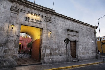 Hotel San Agustin Posada Del Monasterio