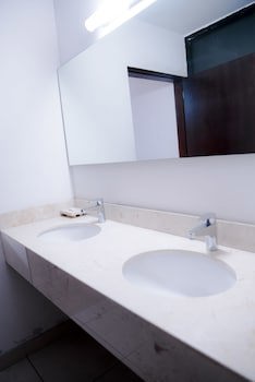 Eh Ejecutivo Urban Hotel