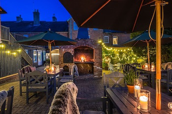 The Black Lion, Long Melford