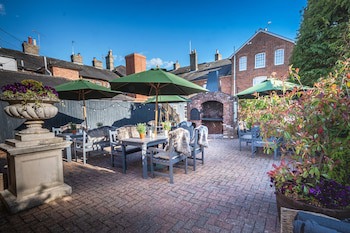 The Black Lion, Long Melford