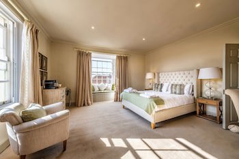 The Black Lion, Long Melford