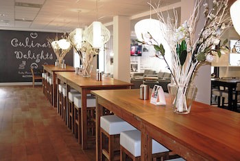 Holiday Inn Express Amsterdam - Schiphol, An Ihg Hotel