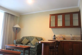 Grand Arkenso Parkview Hotel
