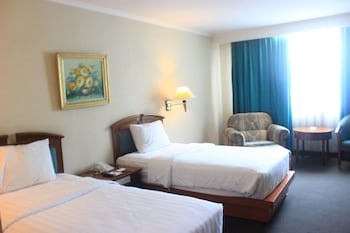 Grand Arkenso Parkview Hotel