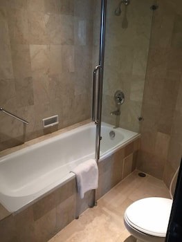 Grand Arkenso Parkview Hotel