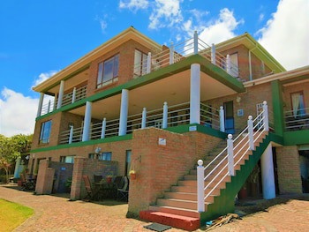Amzee Bokmakierie Guest House