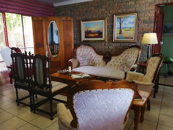 Amzee Bokmakierie Guest House