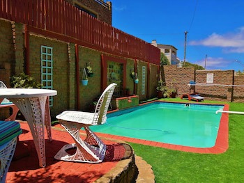 Amzee Bokmakierie Guest House