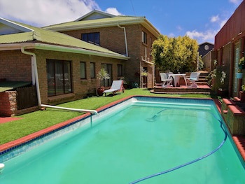 Amzee Bokmakierie Guest House