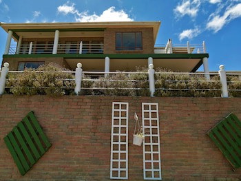 Amzee Bokmakierie Guest House