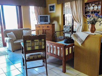Amzee Bokmakierie Guest House