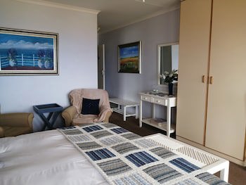Amzee Bokmakierie Guest House