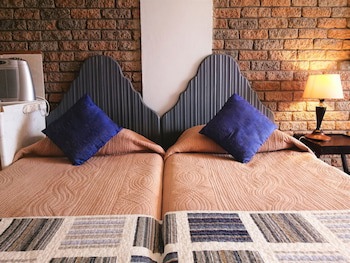 Amzee Bokmakierie Guest House