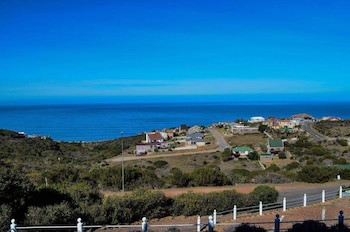 Amzee Bokmakierie Guest House