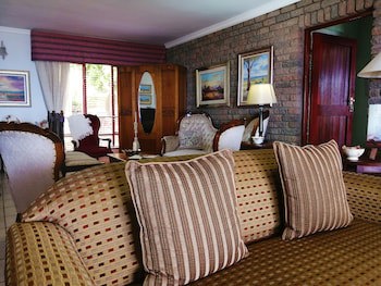 Amzee Bokmakierie Guest House