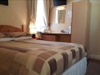 Dora Hotel