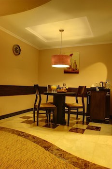 Sharjah Palace Hotel
