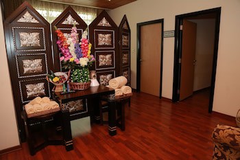 Sharjah Palace Hotel