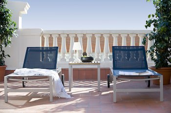 Eric Vokel Boutique Apart Sagrada Familia Suites