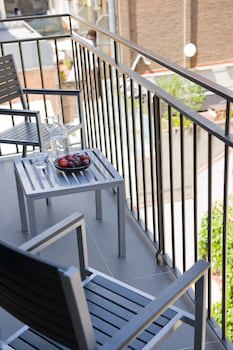 Eric Vokel Boutique Apart Sagrada Familia Suites