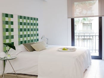 Eric Vokel Boutique Apart Sagrada Familia Suites