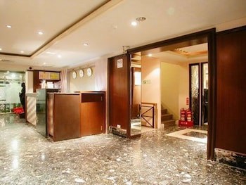 Dahshin Hotel