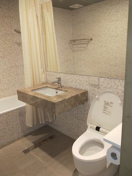 Dahshin Hotel