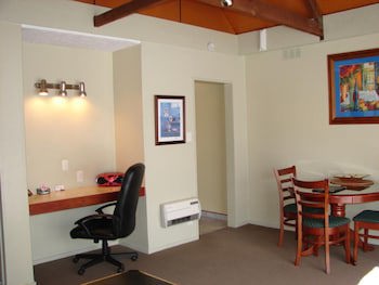 193 Aorangi Manor Motel