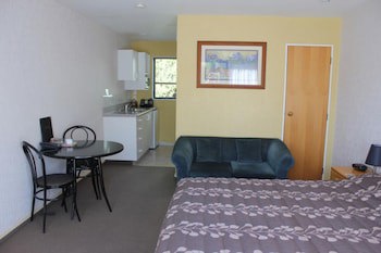 193 Aorangi Manor Motel