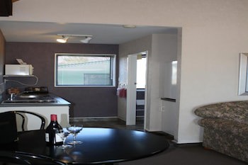 193 Aorangi Manor Motel