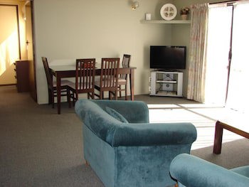 193 Aorangi Manor Motel
