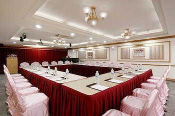 Cosmos Hotel Taipei