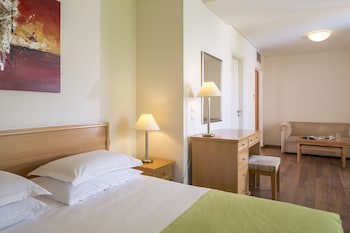 Civitel Attik Rooms & Suites