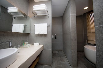 Holiday Inn Gwangju, An Ihg Hotel