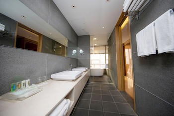 Holiday Inn Gwangju, An Ihg Hotel