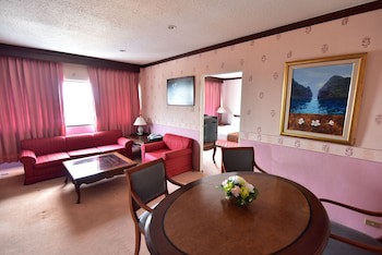 Thumrin Hotel