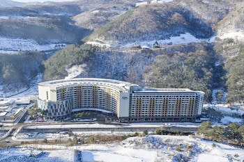 Mayhills Resort