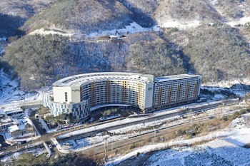 Mayhills Resort