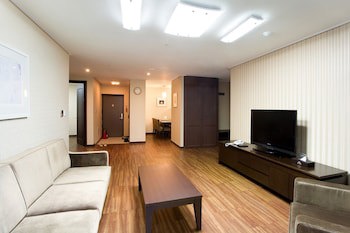 Mayhills Resort