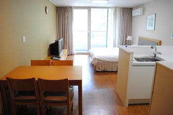 Mayhills Resort