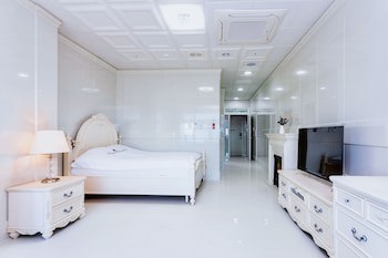 Donghae Boyang Hot Spring Convention Hotel
