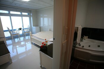 Donghae Boyang Hot Spring Convention Hotel