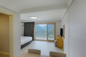 Sono Moon Danyang
