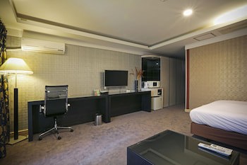 Metro Tourist Hotel